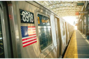 F subway train derailed in Queens, New York